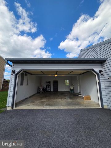 272 HOPE DR, Blandon, PA 19510