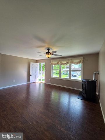 272 HOPE DR, Blandon, PA 19510