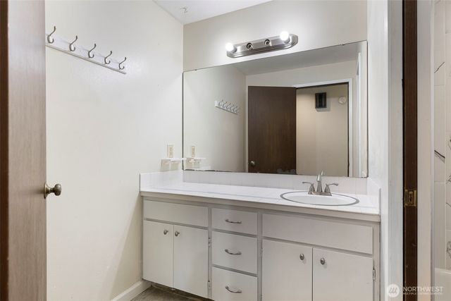 2860 NW North Star Drive, Silverdale, WA 98383