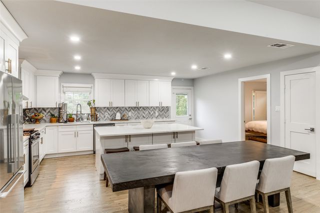 6210 Sudbury Drive, Dallas, TX 75214