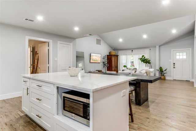 6210 Sudbury Drive, Dallas, TX 75214
