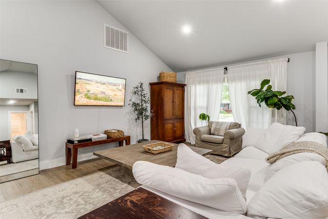 6210 Sudbury Drive, Dallas, TX 75214