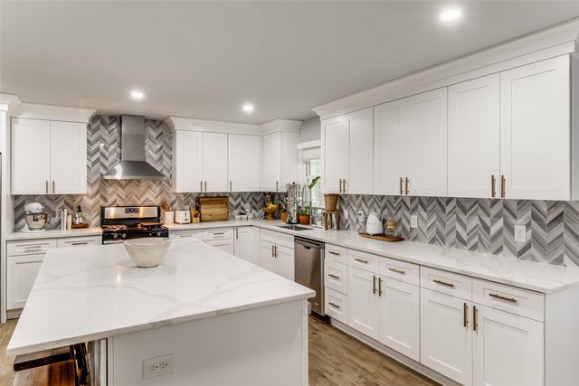 6210 Sudbury Drive, Dallas, TX 75214