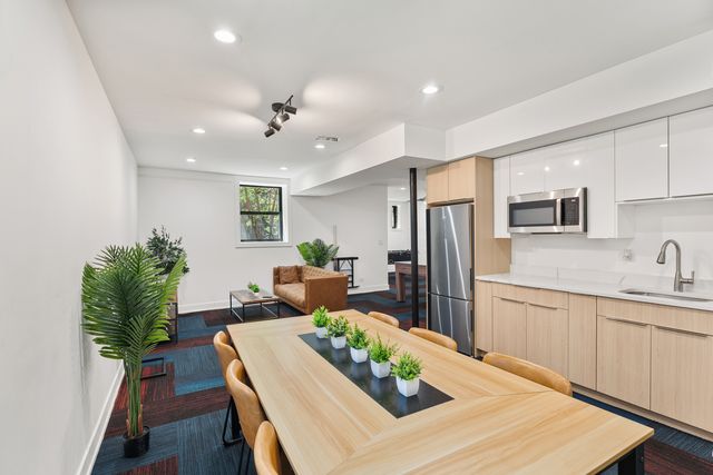 1550 W Juneway Terrace 1D, Chicago, IL 60626