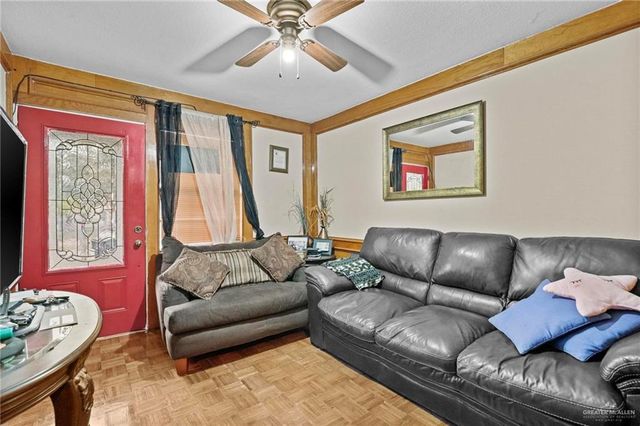 809 N Nogales Street, Alton, TX 78573