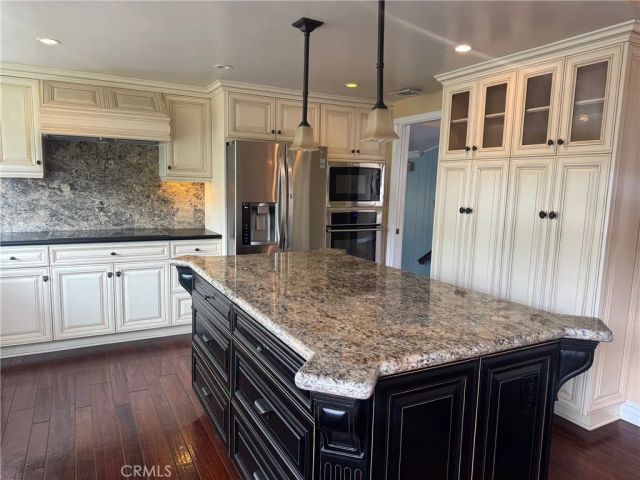 6402 Cantiles, Cypress, CA 90630
