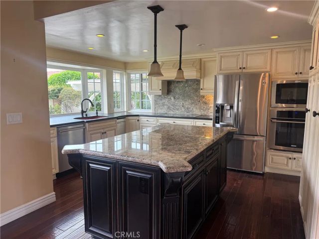 6402 Cantiles, Cypress, CA 90630