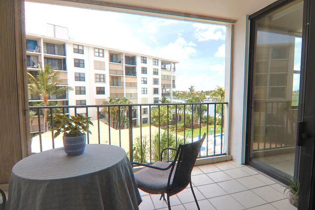 3545 S Ocean Boulevard 404, South Palm Beach, FL 33480