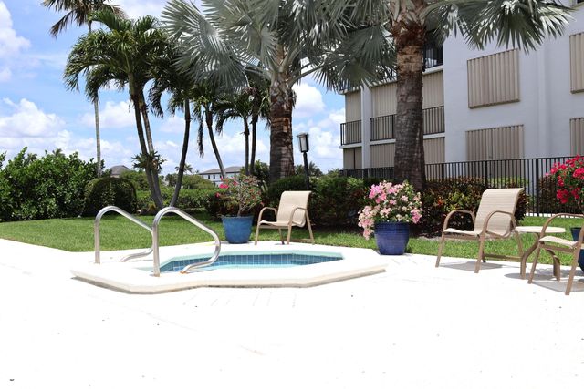 3545 S Ocean Boulevard 404, South Palm Beach, FL 33480