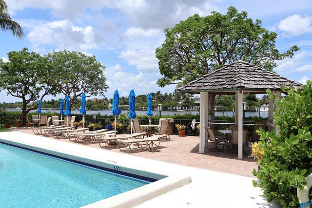 3545 S Ocean Boulevard 404, South Palm Beach, FL 33480