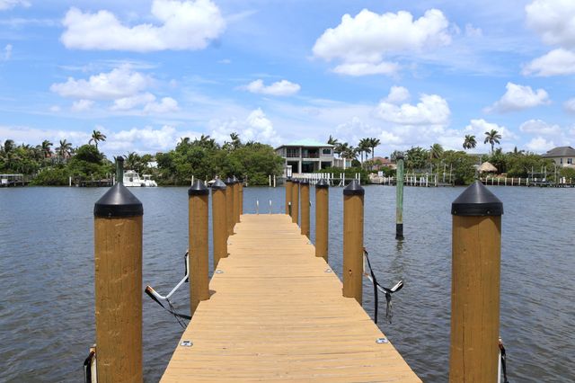 3545 S Ocean Boulevard 404, South Palm Beach, FL 33480