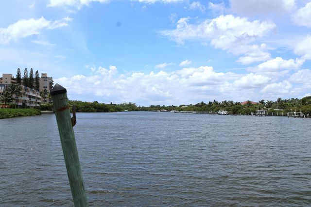 3545 S Ocean Boulevard 404, South Palm Beach, FL 33480