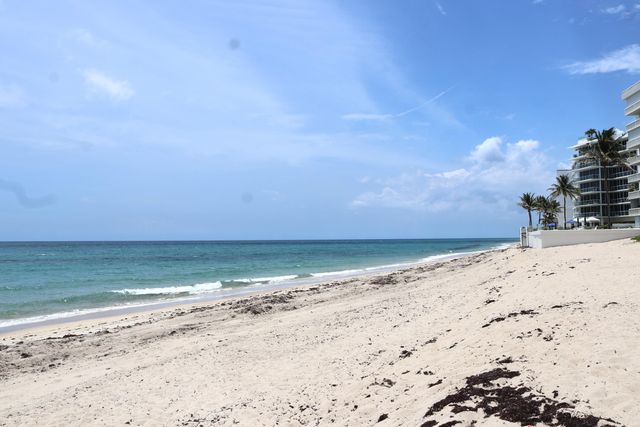 3545 S Ocean Boulevard 404, South Palm Beach, FL 33480