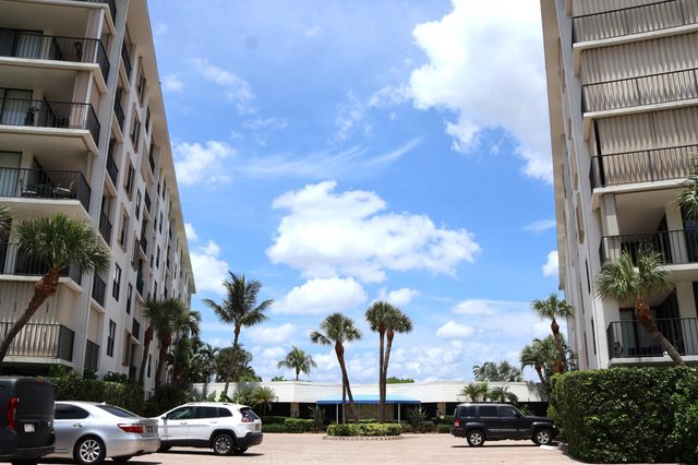 3545 S Ocean Boulevard 404, South Palm Beach, FL 33480
