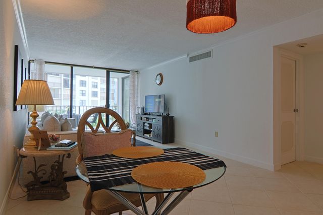 3545 S Ocean Boulevard 404, South Palm Beach, FL 33480
