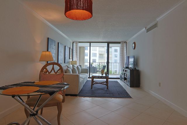 3545 S Ocean Boulevard 404, South Palm Beach, FL 33480
