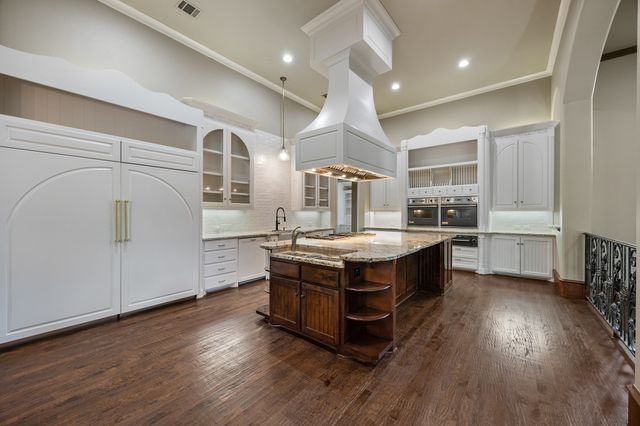 1712 Bison Meadow Lane, Heath, TX 75032