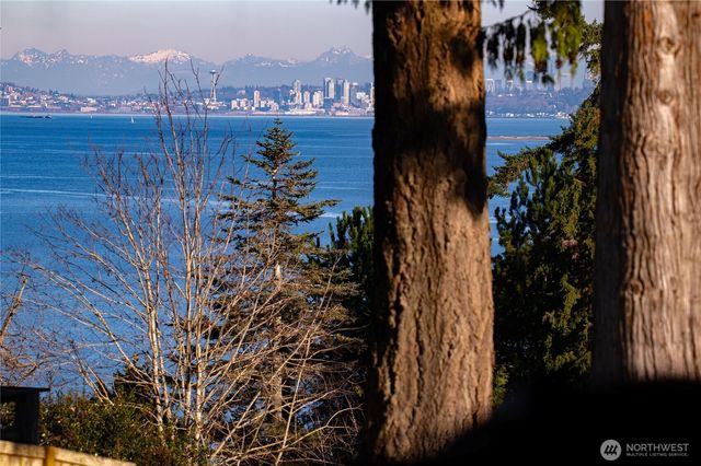 2422 McGregor Drive SE, Port Orchard, WA 98366