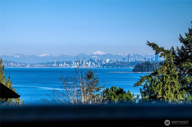 2422 McGregor Drive SE, Port Orchard, WA 98366