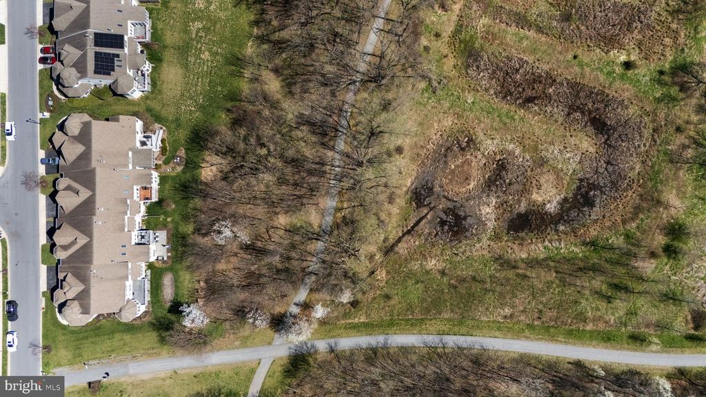 Image 4 of property listing at 2419 MILL RACE RD, Frederick, MD 21701