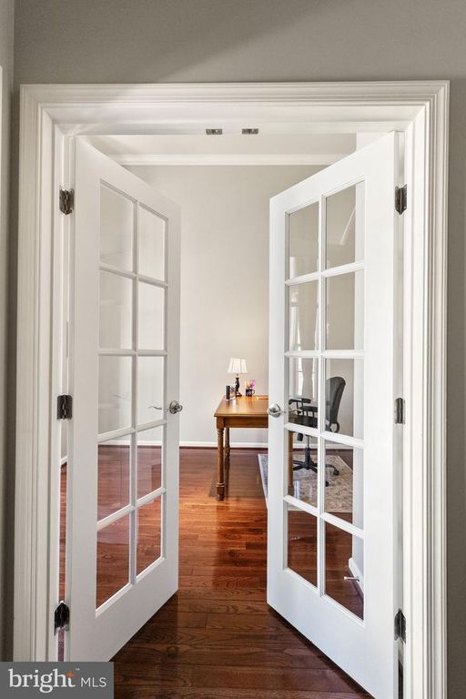 Image 7 of property listing at 2419 MILL RACE RD, Frederick, MD 21701