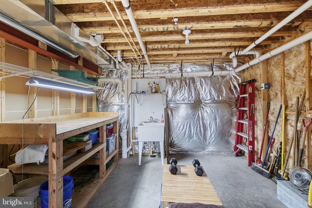 Image 82 of property listing at 2419 MILL RACE RD, Frederick, MD 21701