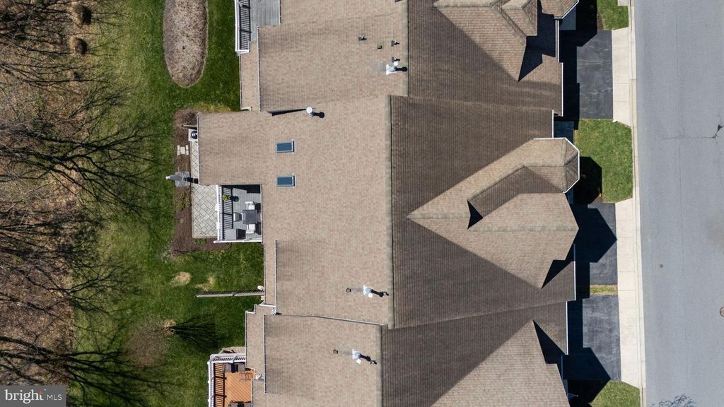 Image 90 of property listing at 2419 MILL RACE RD, Frederick, MD 21701