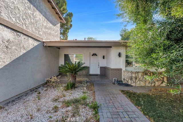 10122 Jovita Avenue, Chatsworth, CA 91311