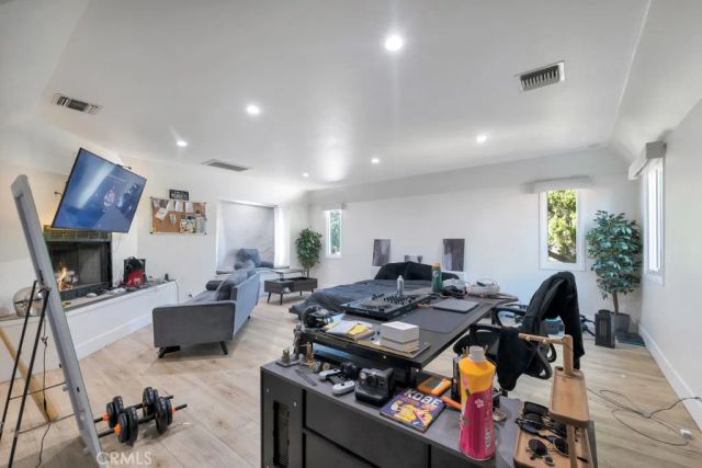 10122 Jovita Avenue, Chatsworth, CA 91311