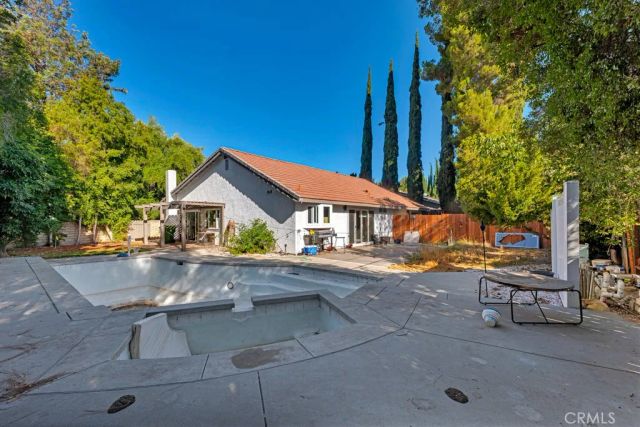 10122 Jovita Avenue, Chatsworth, CA 91311
