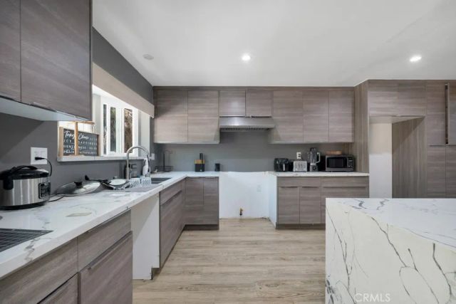 10122 Jovita Avenue, Chatsworth, CA 91311