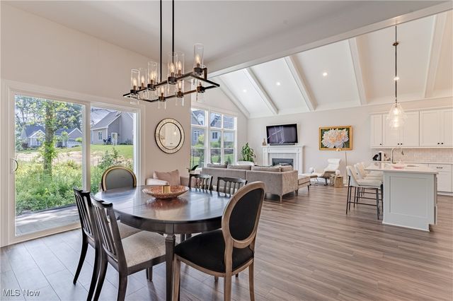 6477 N Cobblestone Road, Mayfield Village, OH 44143