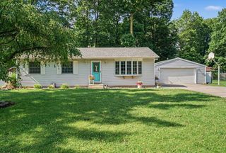 21650 Maple Glen Drive, Edwardsburg, MI 49112