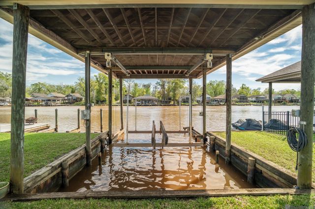 21035 Waterfront East Dr, Maurepas, LA 70449