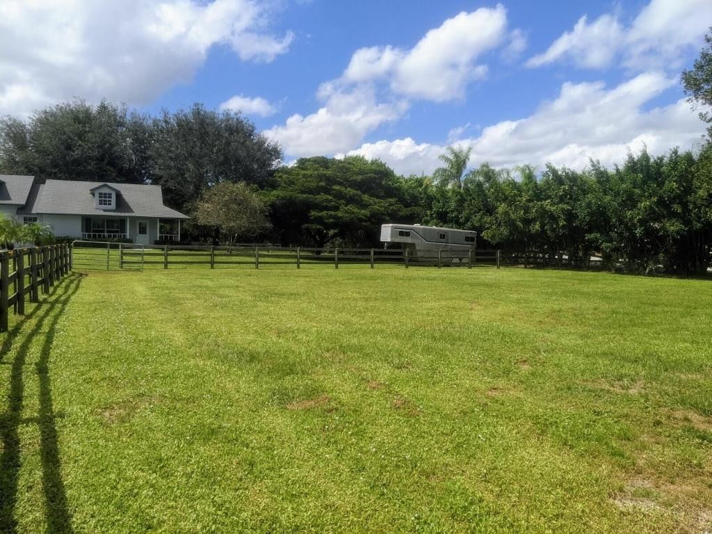 Image 33 of property listing at 819 Cindy Circle Lane, Wellington, FL 33414