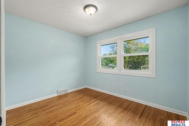 5527 Jaynes Street, Omaha, NE 68104
