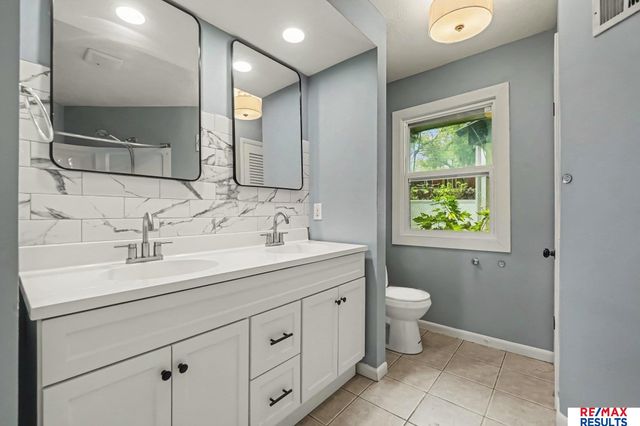 5527 Jaynes Street, Omaha, NE 68104