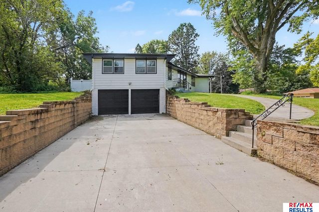5527 Jaynes Street, Omaha, NE 68104