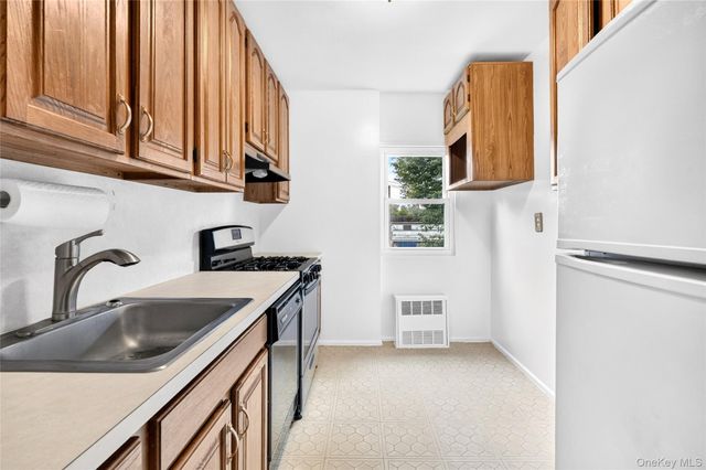 95 Wiltshire Road C 16, Scarsdale, NY 10583