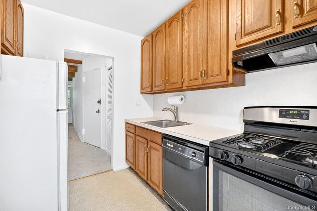 95 Wiltshire Road C 16, Scarsdale, NY 10583