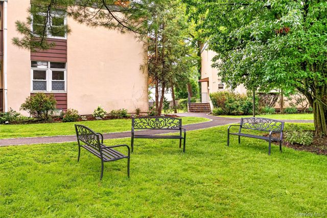 95 Wiltshire Road C 16, Scarsdale, NY 10583