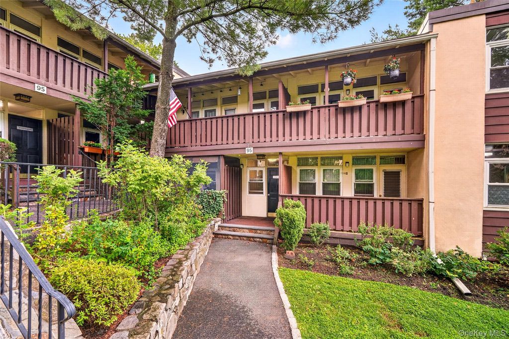 95 Wiltshire Road C 16, Scarsdale, NY 10583
