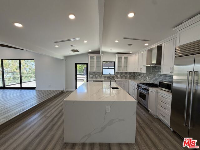 3565 Multiview Drive, Los Angeles, CA 90068
