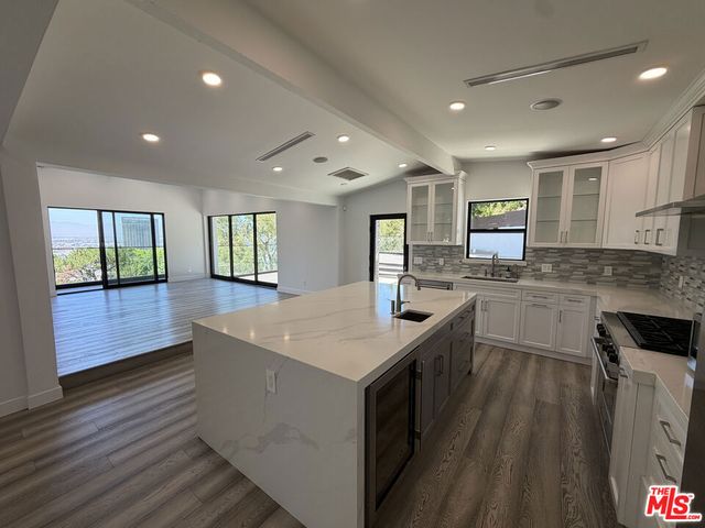 3565 Multiview Drive, Los Angeles, CA 90068