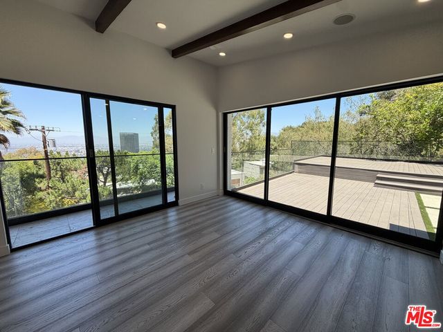 3565 Multiview Drive, Los Angeles, CA 90068
