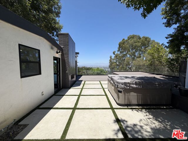 3565 Multiview Drive, Los Angeles, CA 90068