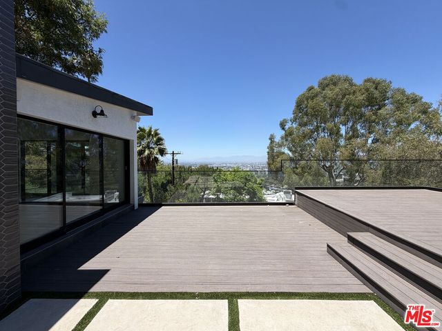 3565 Multiview Drive, Los Angeles, CA 90068