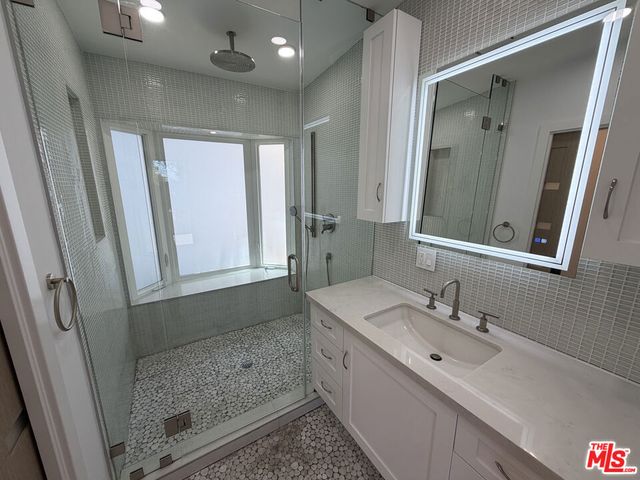 3565 Multiview Drive, Los Angeles, CA 90068