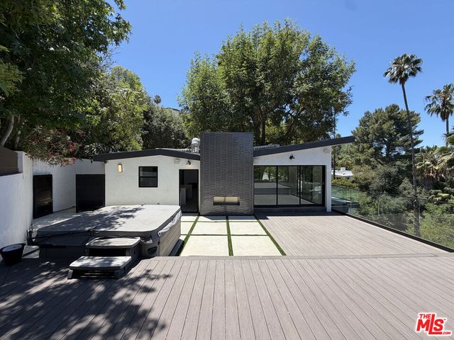 3565 Multiview Drive, Los Angeles, CA 90068