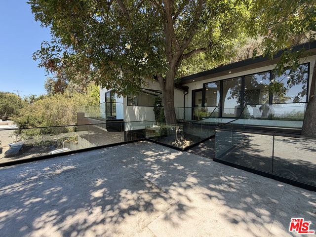 3565 Multiview Drive, Los Angeles, CA 90068